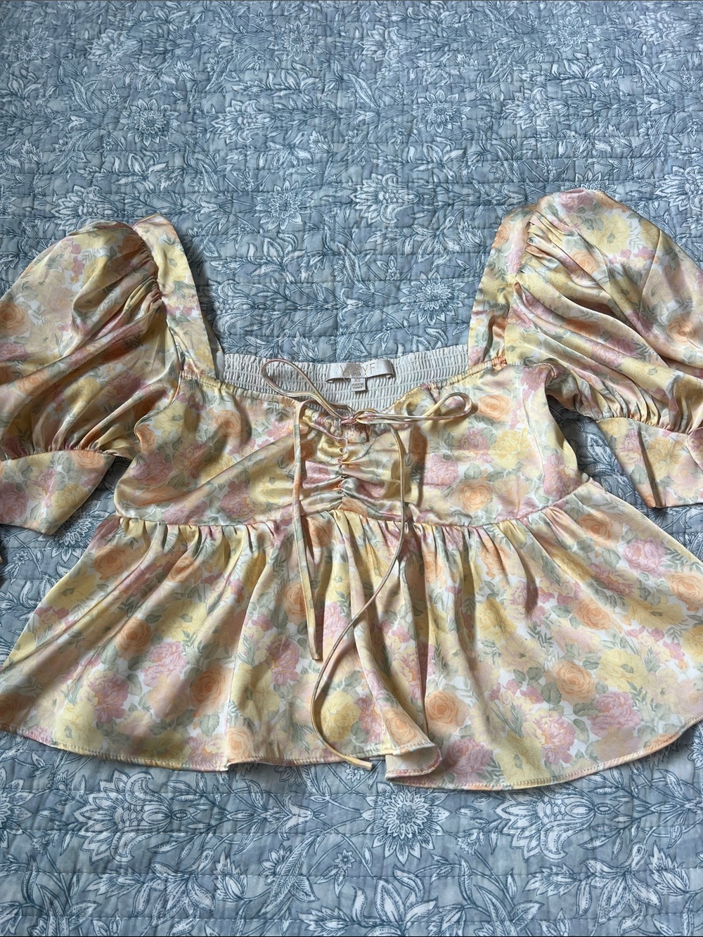 Wayf Pastel Yellow Floral Silky Tie-Front puff sleeves Peplum romantic Top XS